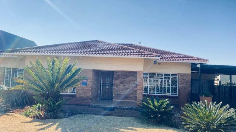 To Let 4 Bedroom Property for Rent in Birchleigh Gauteng