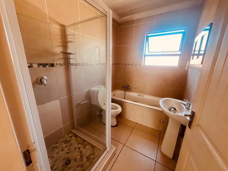 2 Bedroom Property for Sale in Gezina Gauteng