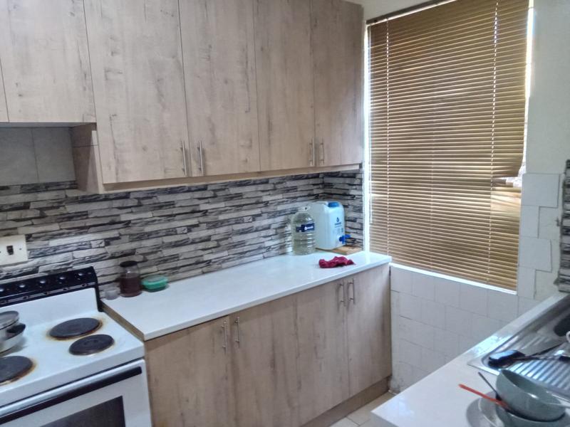 2 Bedroom Property for Sale in Eldoraigne Gauteng