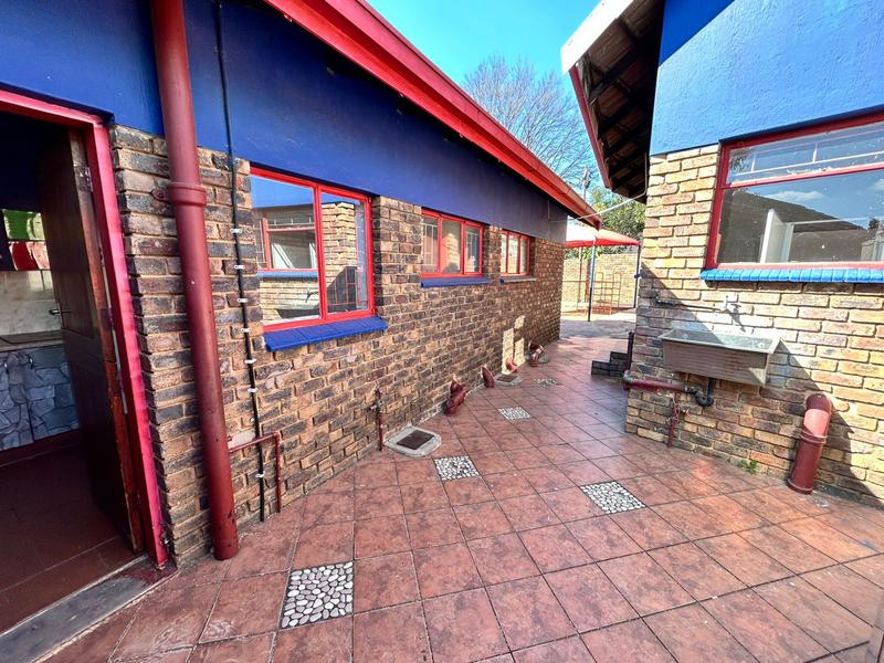 5 Bedroom Property for Sale in The Reeds Gauteng