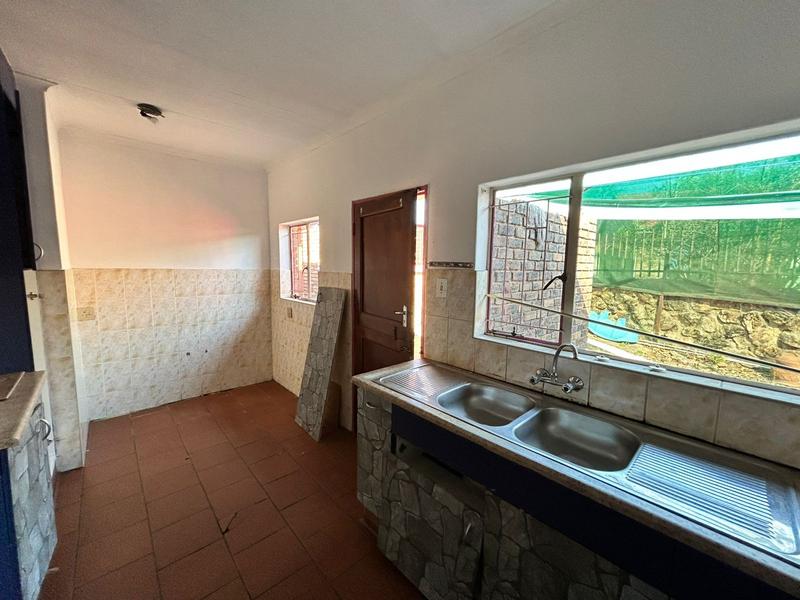 5 Bedroom Property for Sale in The Reeds Gauteng