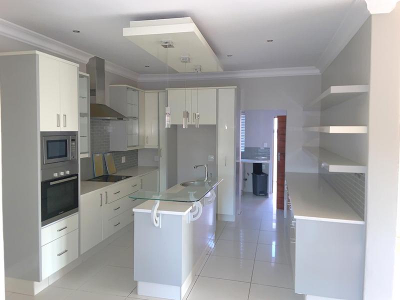 5 Bedroom Property for Sale in The Reeds Gauteng
