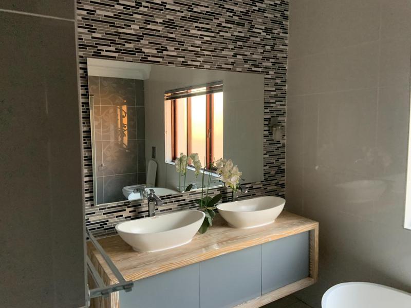 5 Bedroom Property for Sale in The Reeds Gauteng