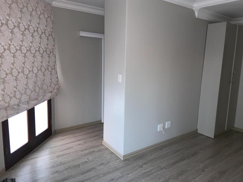 5 Bedroom Property for Sale in The Reeds Gauteng