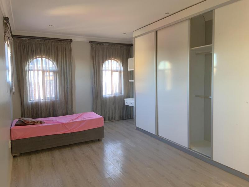5 Bedroom Property for Sale in The Reeds Gauteng
