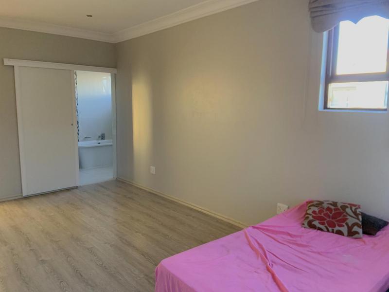 5 Bedroom Property for Sale in The Reeds Gauteng