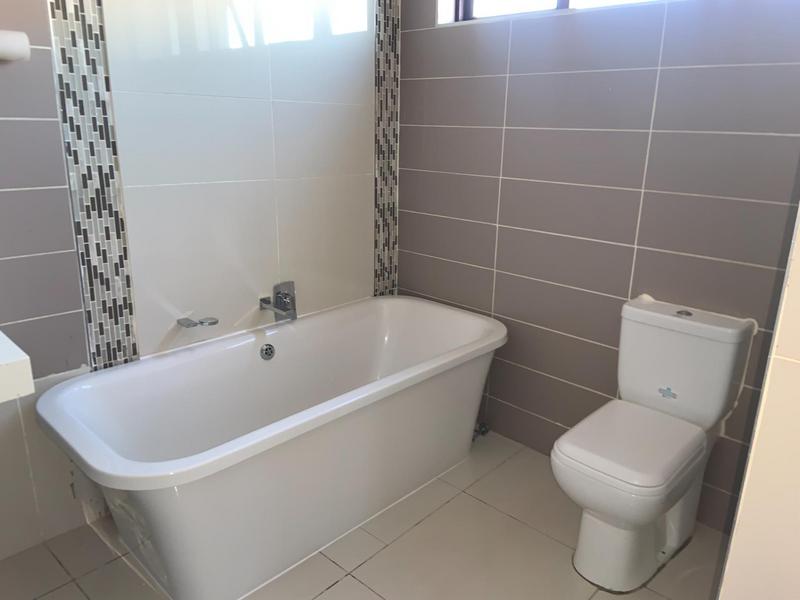 5 Bedroom Property for Sale in The Reeds Gauteng