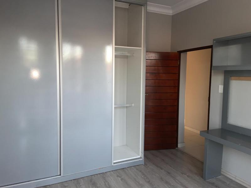 5 Bedroom Property for Sale in The Reeds Gauteng