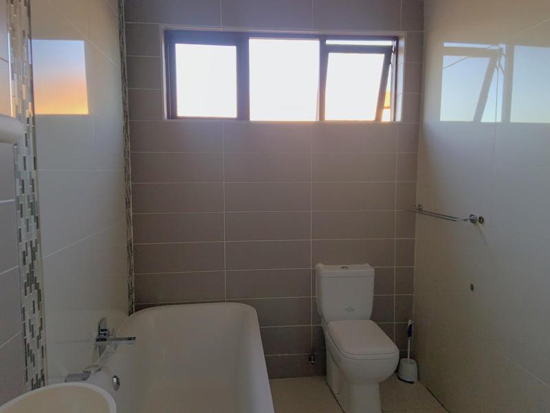 5 Bedroom Property for Sale in The Reeds Gauteng