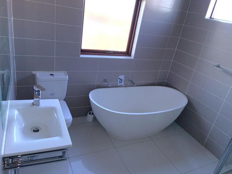5 Bedroom Property for Sale in The Reeds Gauteng
