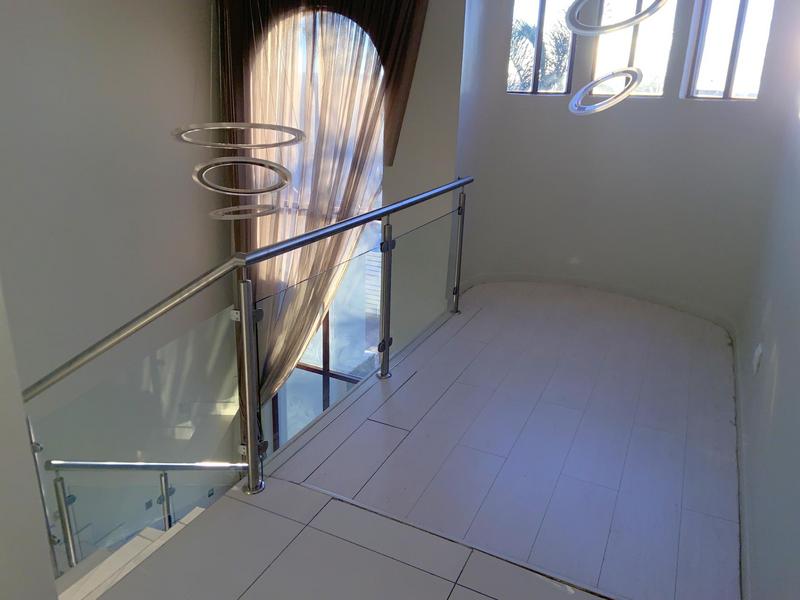 5 Bedroom Property for Sale in The Reeds Gauteng