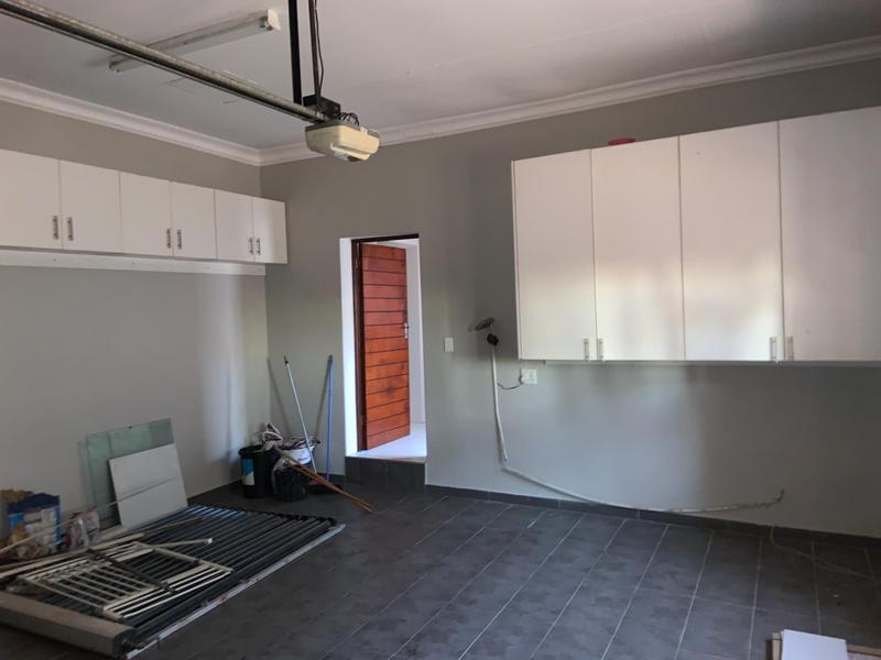 5 Bedroom Property for Sale in The Reeds Gauteng