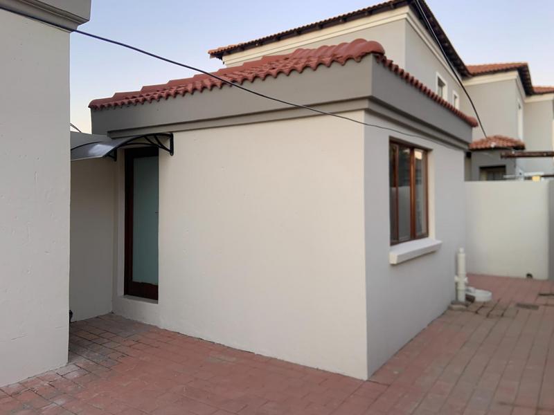 5 Bedroom Property for Sale in The Reeds Gauteng