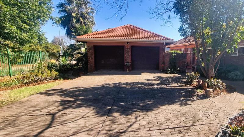 4 Bedroom Property for Sale in Wierda Park Gauteng
