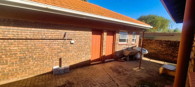 4 Bedroom Property for Sale in Wierda Park Gauteng