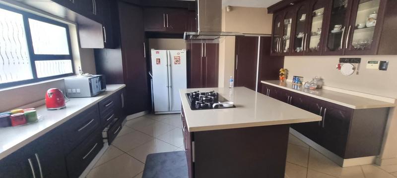 5 Bedroom Property for Sale in Wierda Crest Estate Gauteng