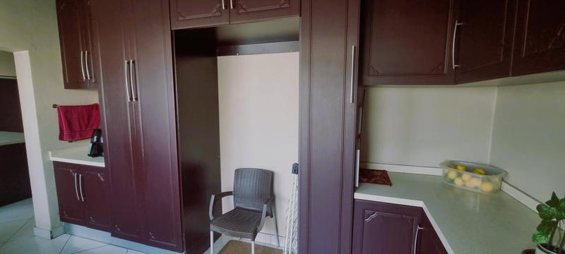 5 Bedroom Property for Sale in Wierda Crest Estate Gauteng