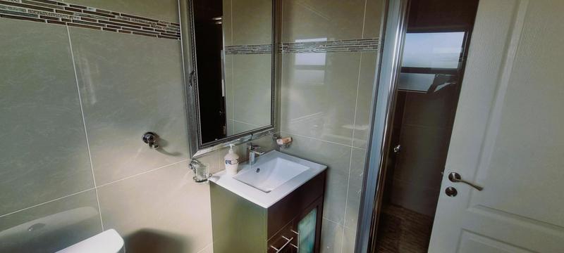5 Bedroom Property for Sale in Wierda Crest Estate Gauteng