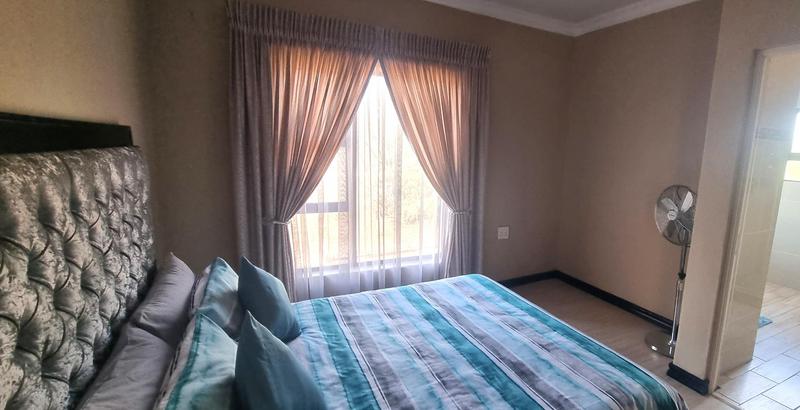 5 Bedroom Property for Sale in Wierda Crest Estate Gauteng