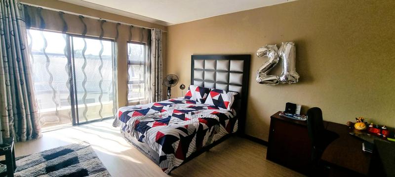 5 Bedroom Property for Sale in Wierda Crest Estate Gauteng
