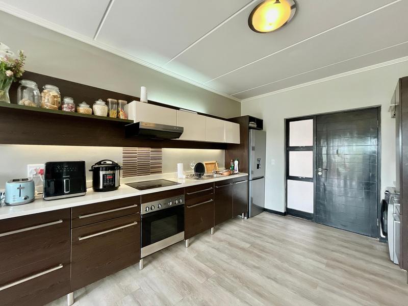 To Let 2 Bedroom Property for Rent in Douglasdale Gauteng