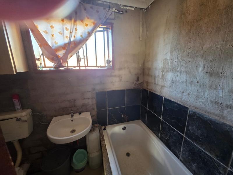 2 Bedroom Property for Sale in Kagiso Gauteng