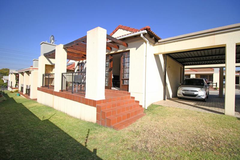 2 Bedroom Property for Sale in North Riding Gauteng