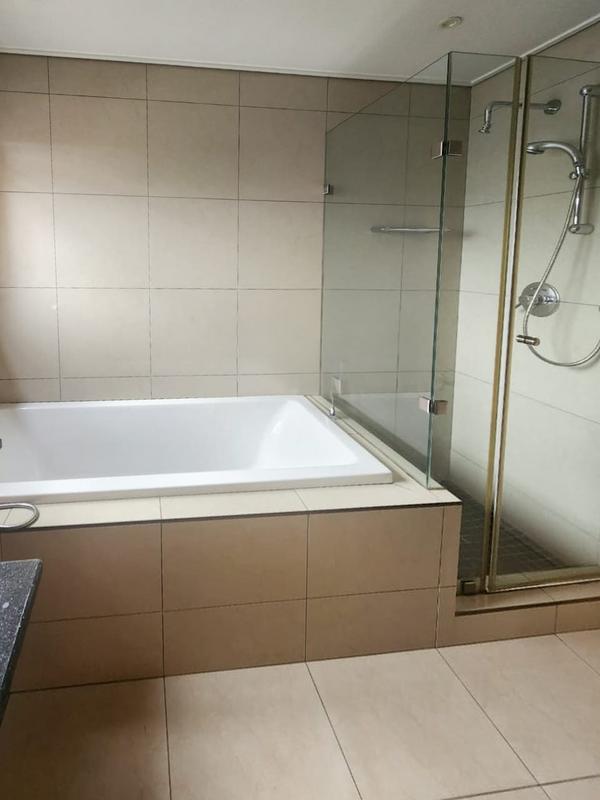 5 Bedroom Property for Sale in Waterkloof Park Gauteng