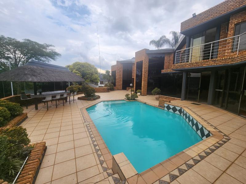 5 Bedroom Property for Sale in Waterkloof Park Gauteng