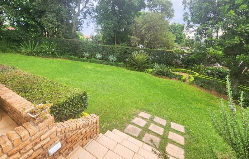 5 Bedroom Property for Sale in Waterkloof Park Gauteng