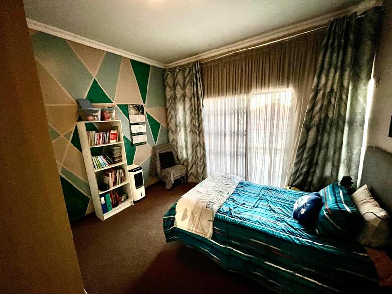 To Let 5 Bedroom Property for Rent in Montana Tuine Gauteng