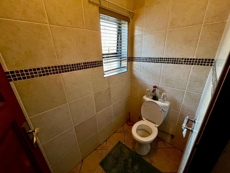 To Let 5 Bedroom Property for Rent in Montana Tuine Gauteng