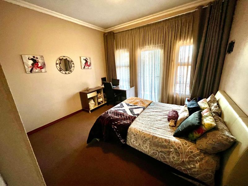 To Let 5 Bedroom Property for Rent in Montana Tuine Gauteng
