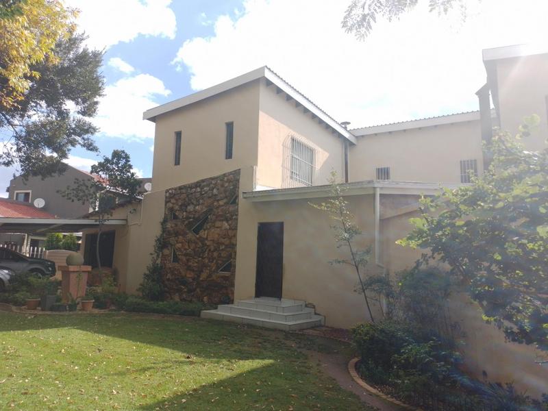 6 Bedroom Property for Sale in Edleen Gauteng