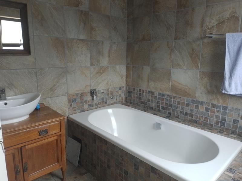 6 Bedroom Property for Sale in Edleen Gauteng