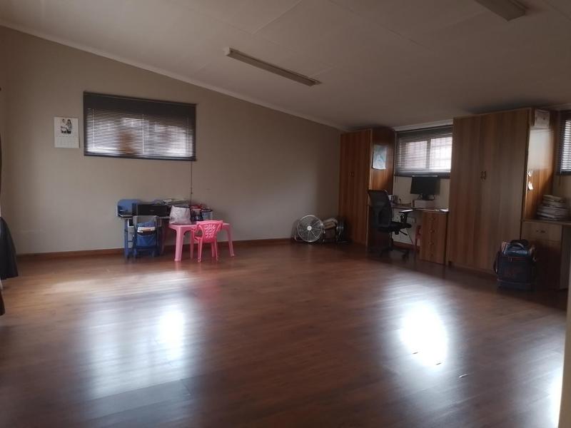 6 Bedroom Property for Sale in Edleen Gauteng