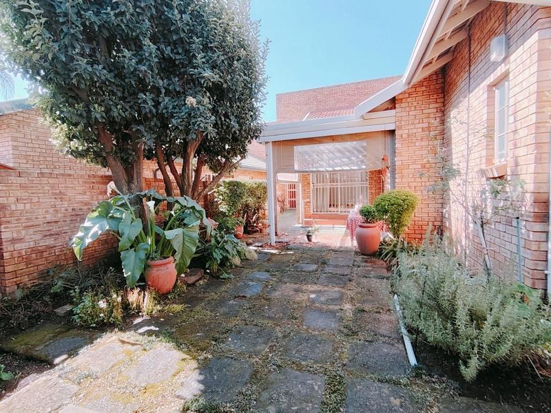 3 Bedroom Property for Sale in Wierdaglen Estate Gauteng