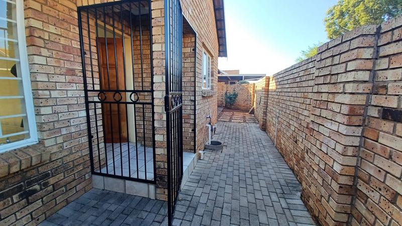 3 Bedroom Property for Sale in Annlin Gauteng