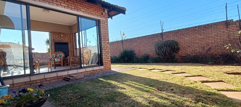 3 Bedroom Property for Sale in Annlin Gauteng