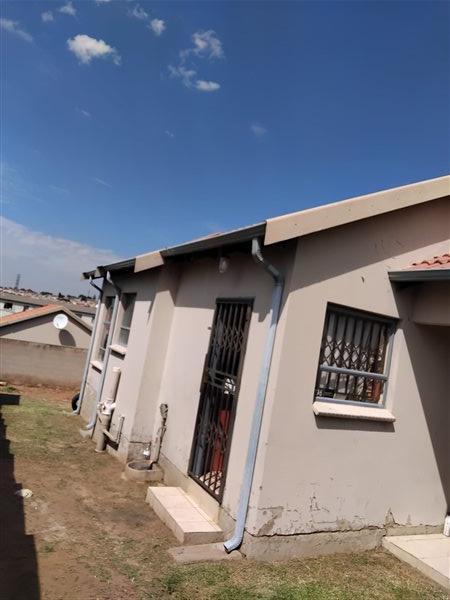 2 Bedroom Property for Sale in Fleurhof Gauteng