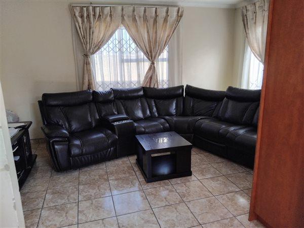2 Bedroom Property for Sale in Fleurhof Gauteng