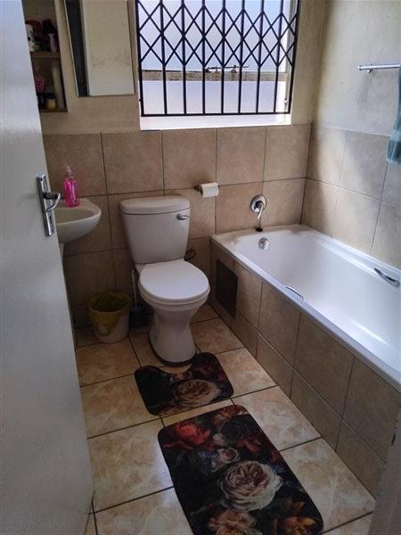 2 Bedroom Property for Sale in Fleurhof Gauteng