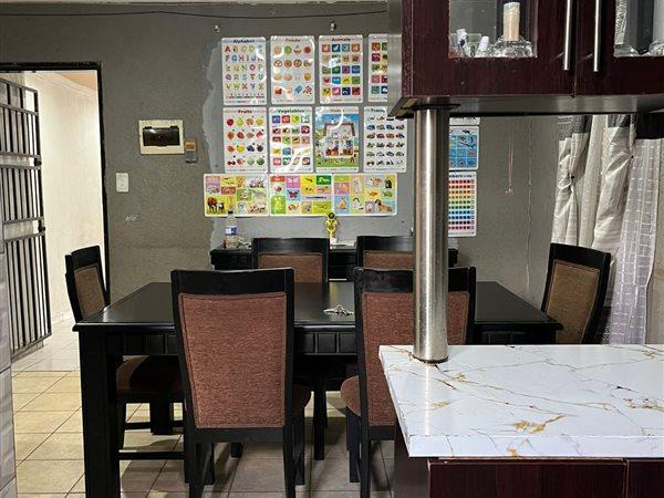 4 Bedroom Property for Sale in Protea Glen Gauteng