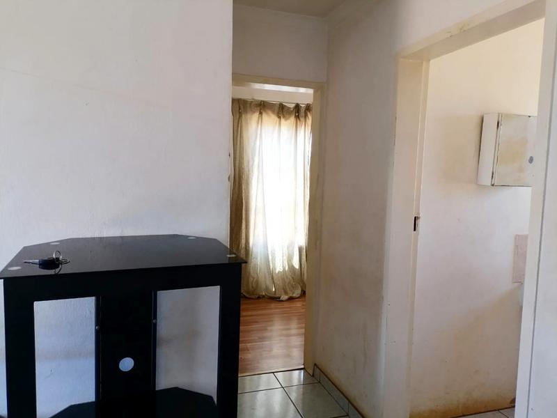 To Let 2 Bedroom Property for Rent in Bram Fischerville Gauteng