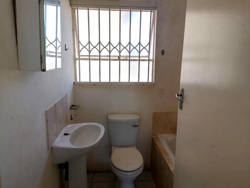 To Let 2 Bedroom Property for Rent in Bram Fischerville Gauteng