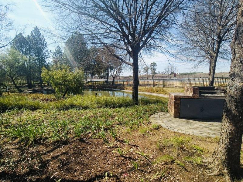 To Let commercial Property for Rent in Randjespark Gauteng