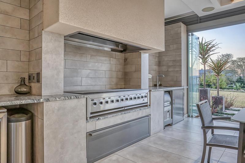 4 Bedroom Property for Sale in Waterfall Equestrian Estate Gauteng