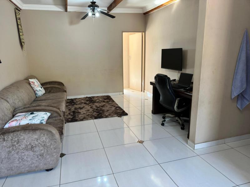 To Let 2 Bedroom Property for Rent in Erasmia Gauteng