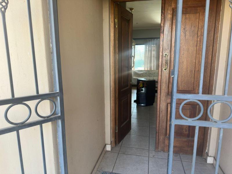 3 Bedroom Property for Sale in Raslouw Manor Gauteng