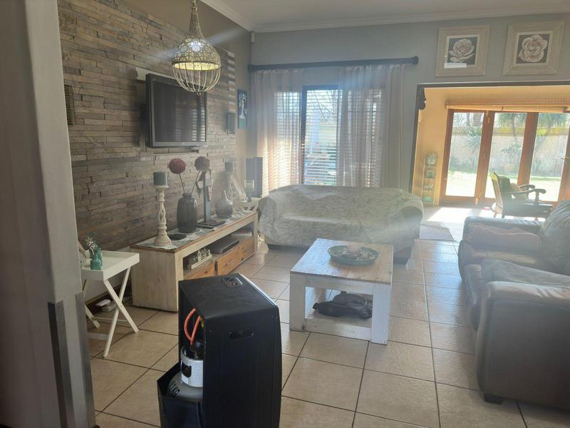 3 Bedroom Property for Sale in Raslouw Manor Gauteng